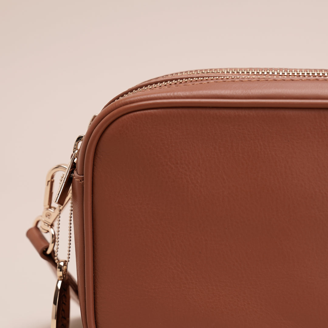 Toney Sling Bag Cognac - HIDELLE