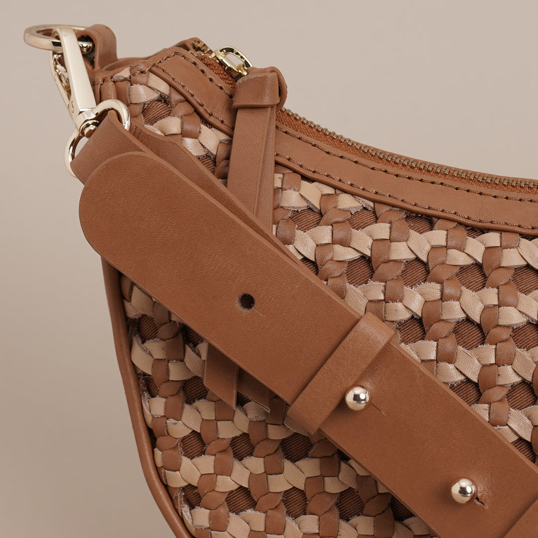 Zoe Sling Bag Tan/beige - HIDELLE